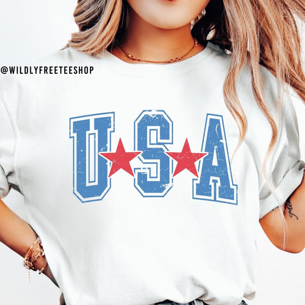 NEW Varsity USA America July 4th Fourth Of July Crewneck Graphic Tee Shirt